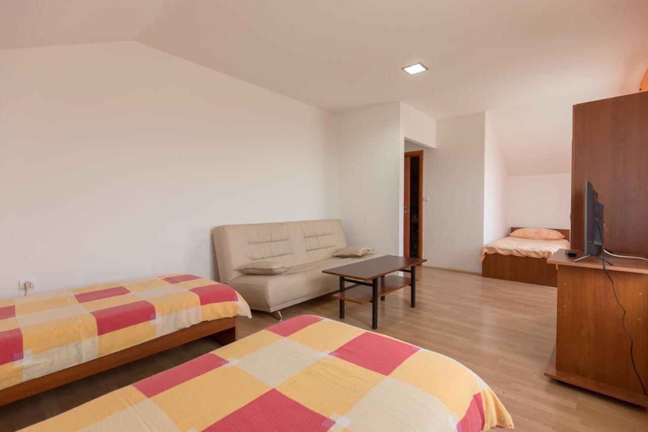 Guesthouse Capistro Bilje Dış mekan fotoğraf