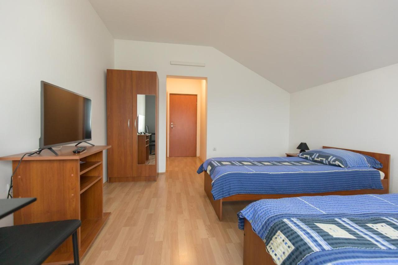 Guesthouse Capistro Bilje Dış mekan fotoğraf