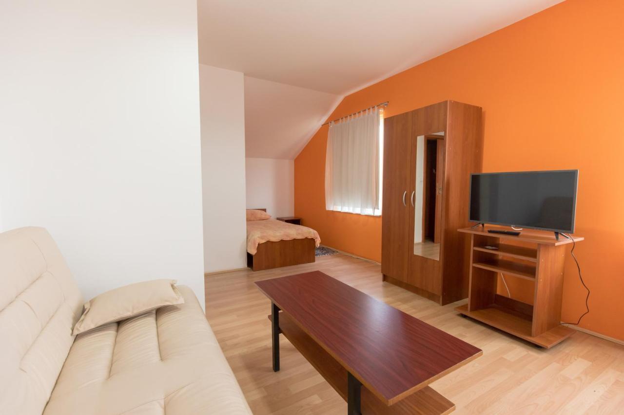 Guesthouse Capistro Bilje Dış mekan fotoğraf