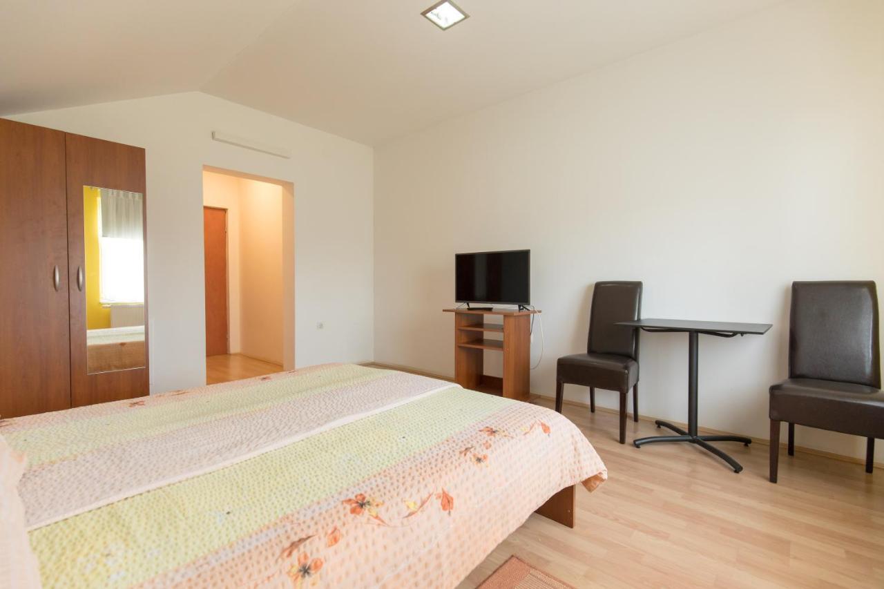Guesthouse Capistro Bilje Dış mekan fotoğraf