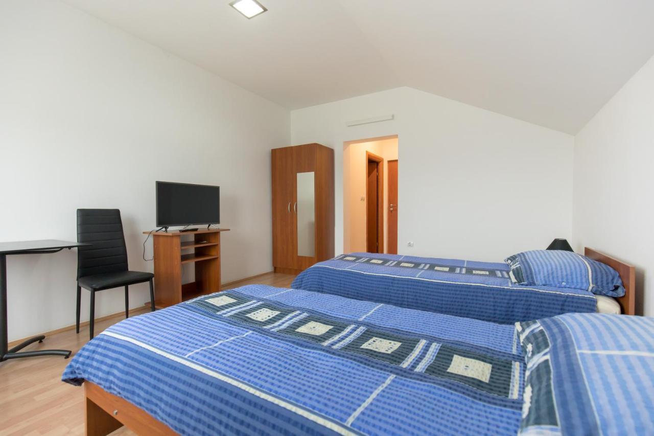 Guesthouse Capistro Bilje Dış mekan fotoğraf