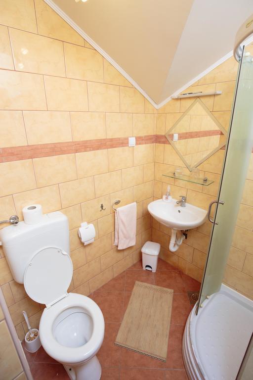 Guesthouse Capistro Bilje Dış mekan fotoğraf